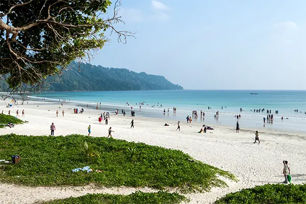 Budget Backpacker - Dormitory & Island Hopping